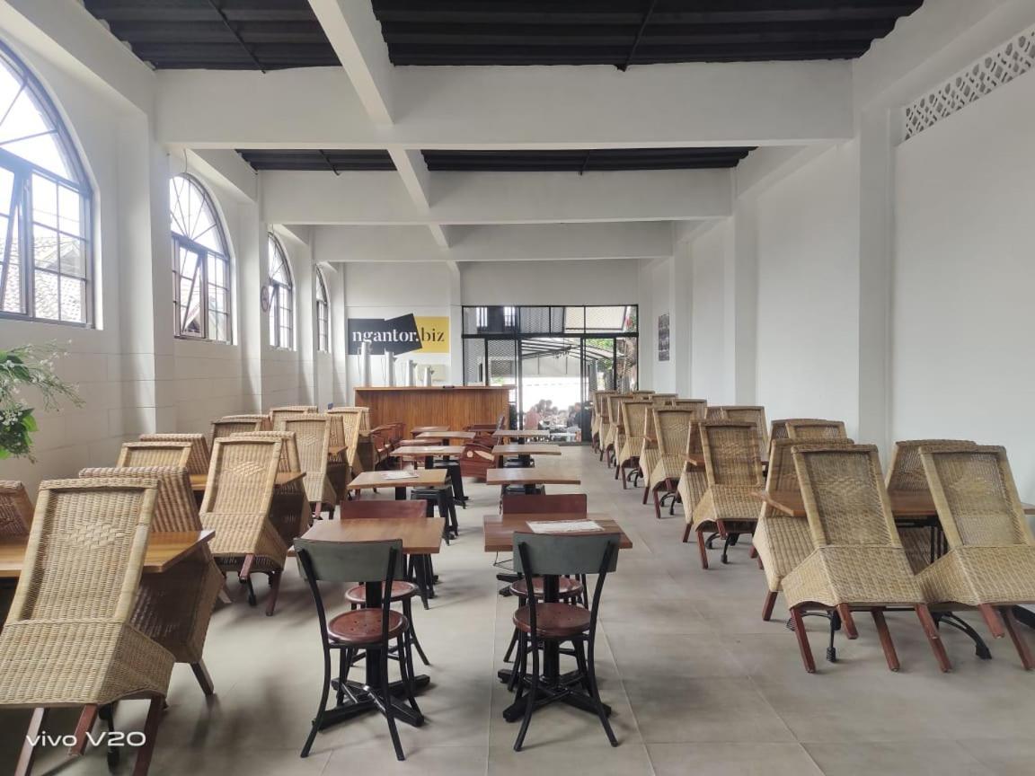 Bu Sepuh Guesthouse Sangkanurip Экстерьер фото