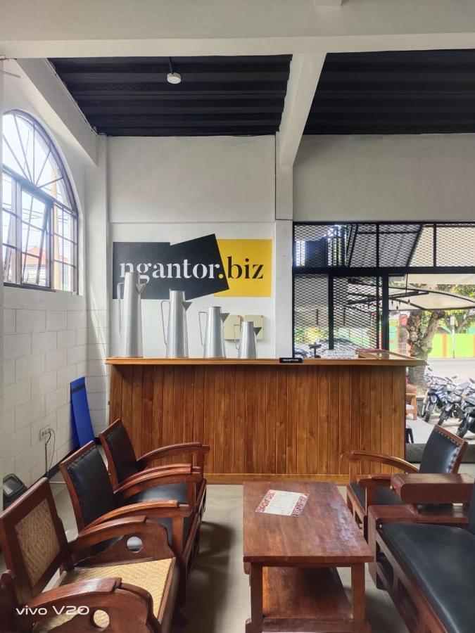 Bu Sepuh Guesthouse Sangkanurip Экстерьер фото