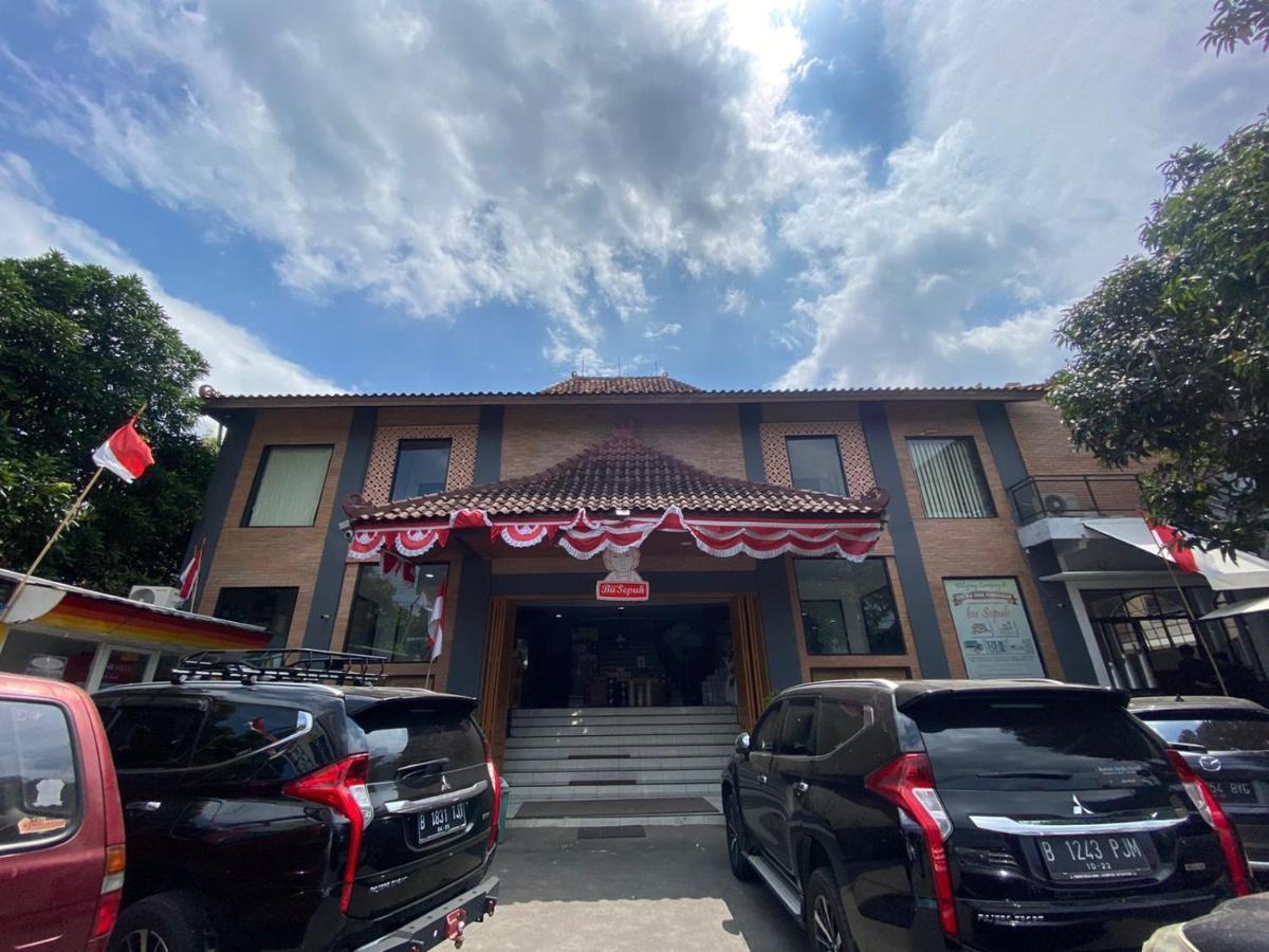 Bu Sepuh Guesthouse Sangkanurip Экстерьер фото