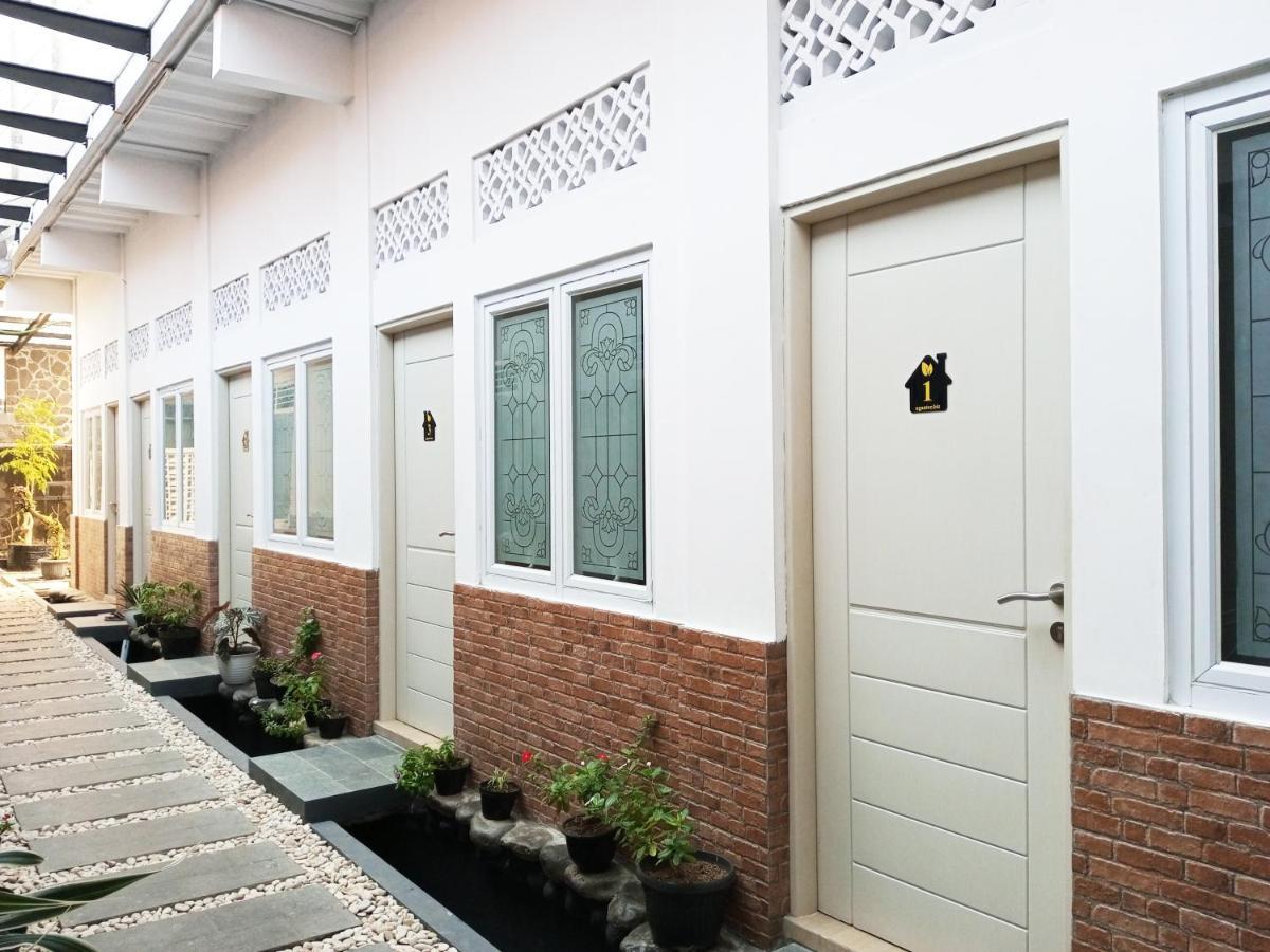 Bu Sepuh Guesthouse Sangkanurip Экстерьер фото