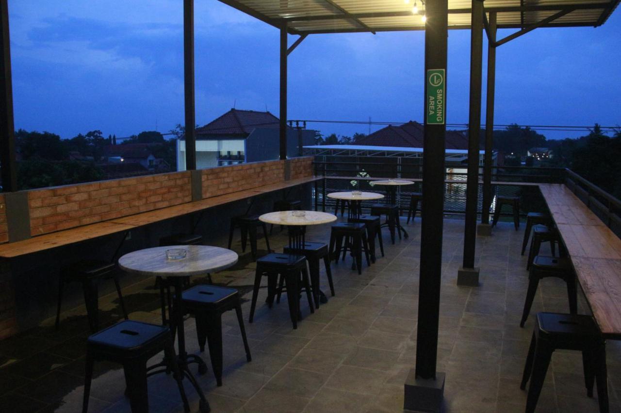 Bu Sepuh Guesthouse Sangkanurip Экстерьер фото